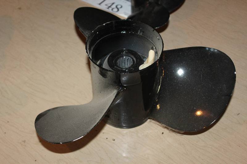 lot 157 image: MerCruiser Rebuilt 21 Pitch Propeller