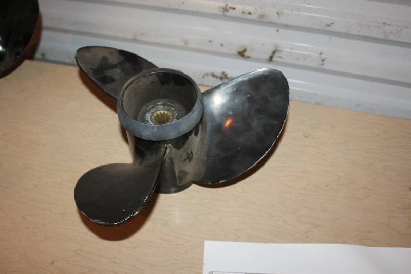 lot 153 image: OMC Rebuilt 15 Pitch Propeller