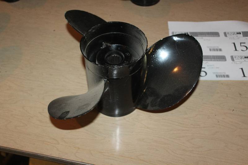 lot 155 image: MerCruiser Rebuilt 21 Pitch Propeller