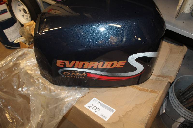 lot 207 image: Evinrude Outboard Boat Motor Top Cover