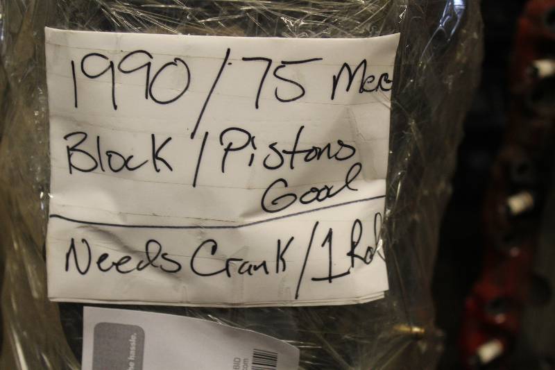 lot 206 image: 1990 Mercury 75 Block Pistons Good