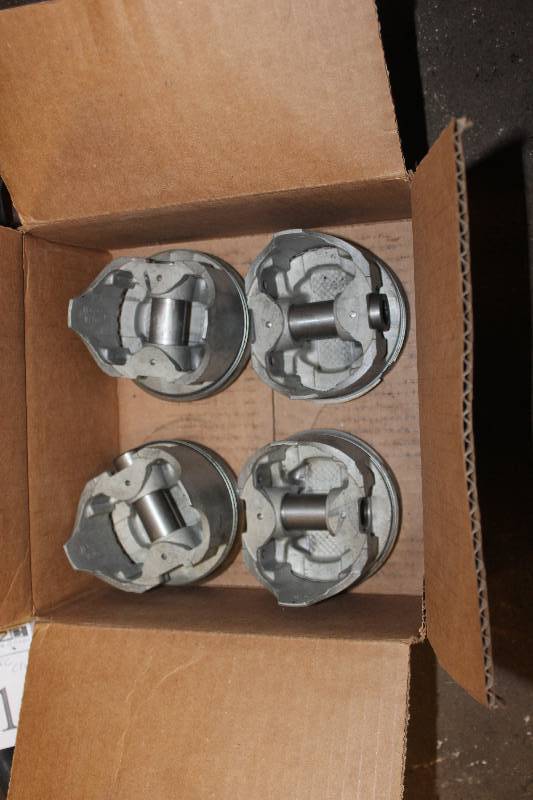lot 180 image: MerCruiser 4 Cylinder Pistons