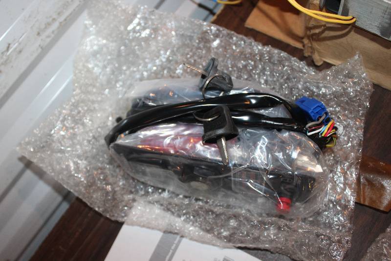 lot 286 image: Honda Key Rigging Panel
