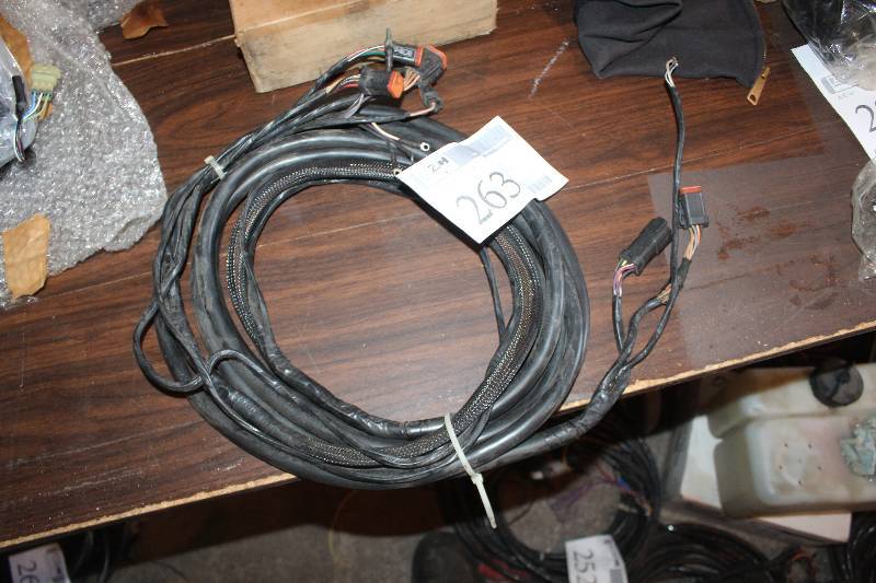 lot 263 image: OMC Rigging Harness