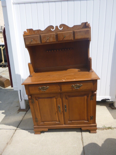 Small Hutch