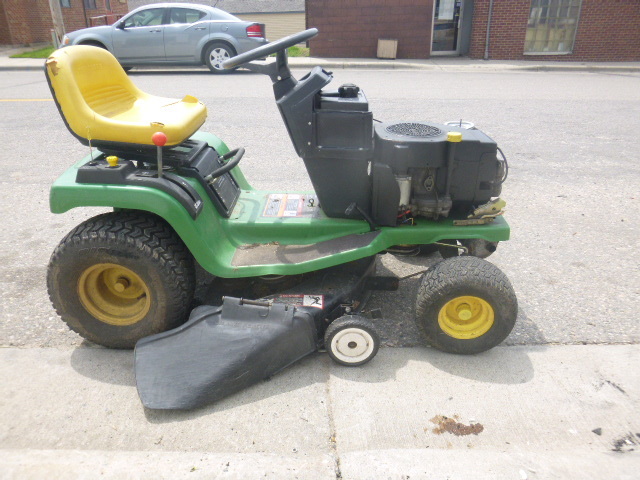 John Deere Riding Lawn Mower