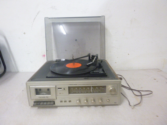 Realistic AMFM Cassette Stereo System