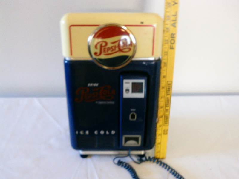 lot 40 image: Pepsi-Cola Telephone(vending machine - retro)