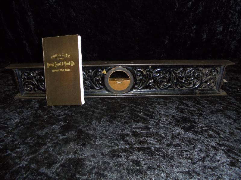 Antique Devils Level & Tool Co Machinist Iron Level & Book