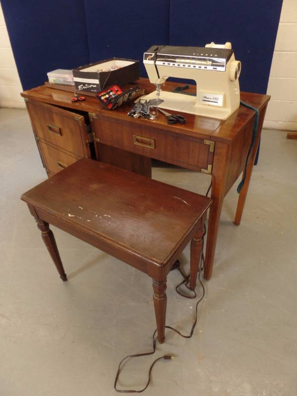 Singer Sewing Machine with Notions