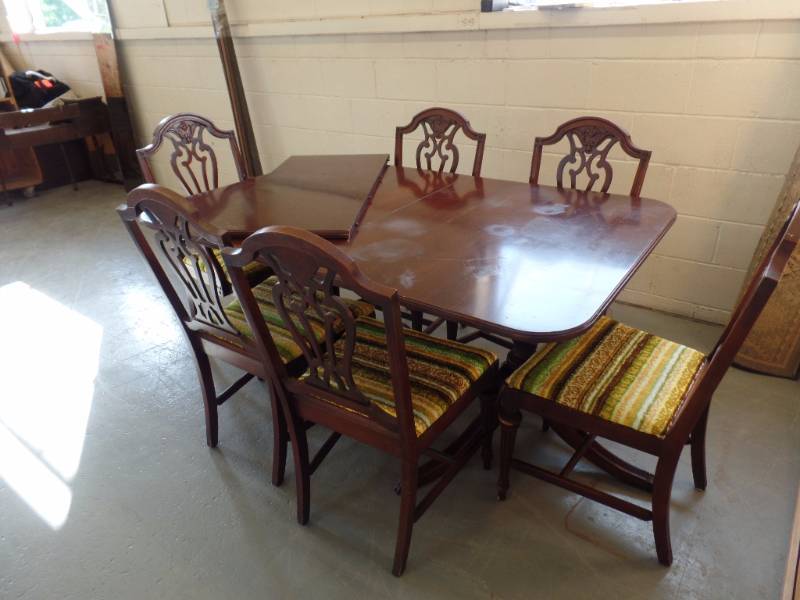 Bernhardt Dininig Set