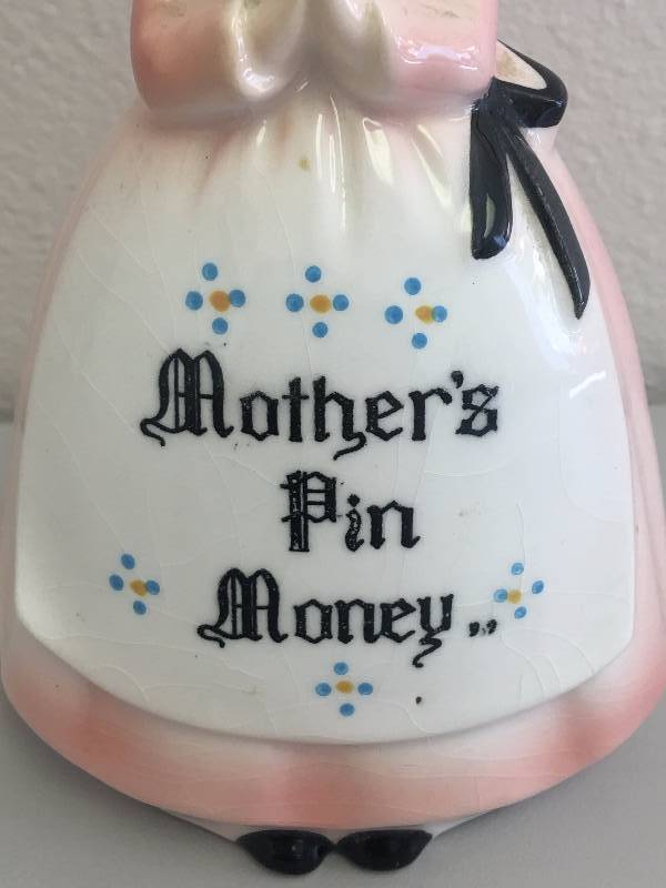 ENESCO MOTHER IN THE KITCHEN PINK PRAYER LADY BANK