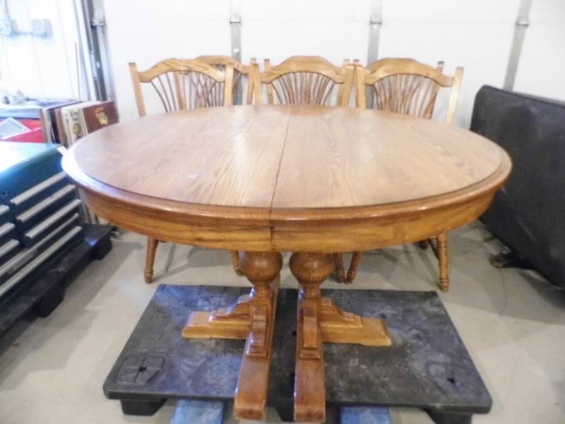Table & Chairs