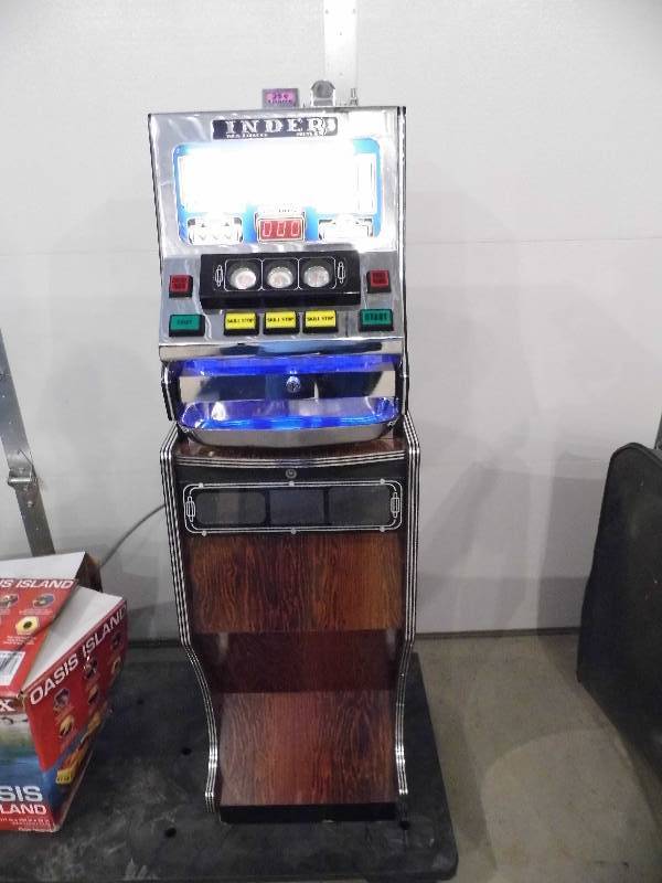 INDER Slot Machine w Stand