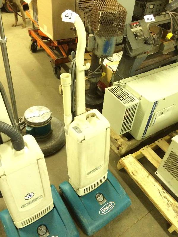 Tennant vacuum