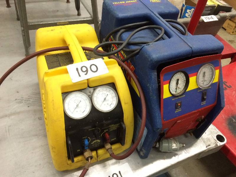 2 refrigerant recovery units
