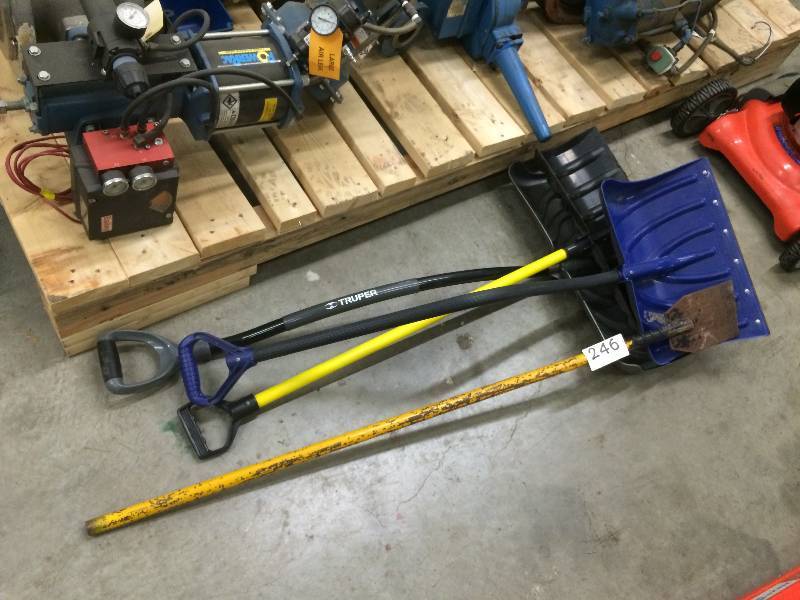 Lot of winter tools