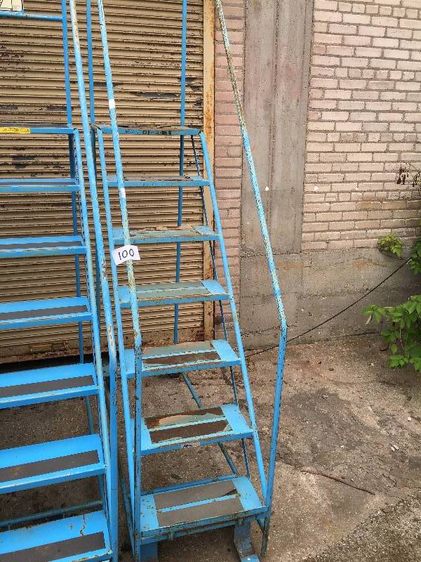 Metal safety warehouse ladder