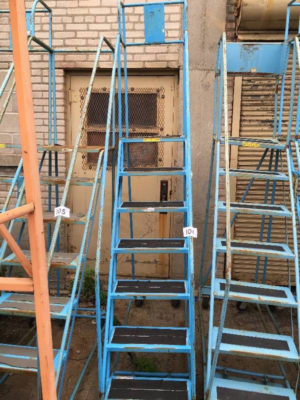 Metal safety warehouse ladder