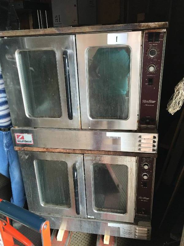 Commercial oven