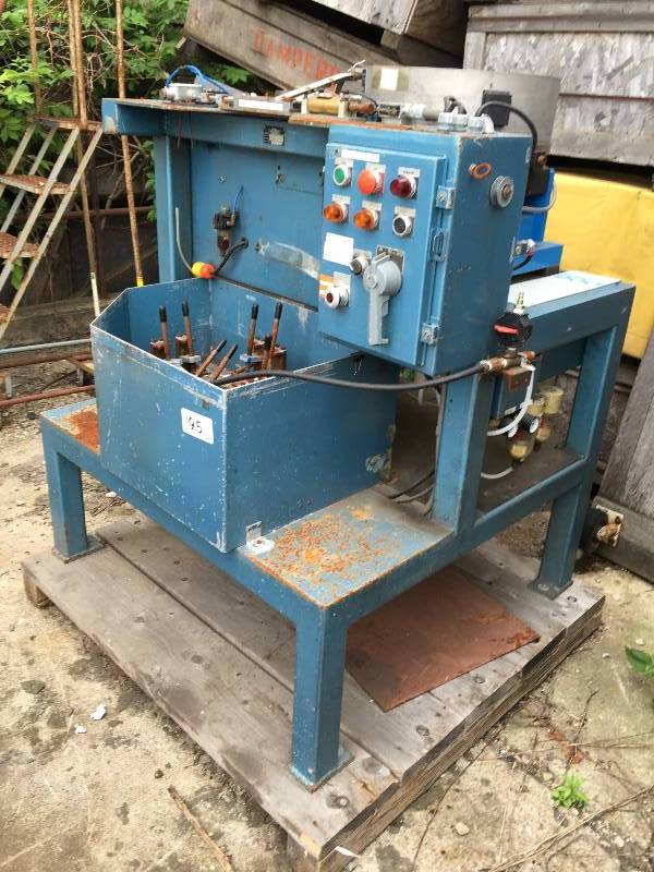 Manufacturing machine