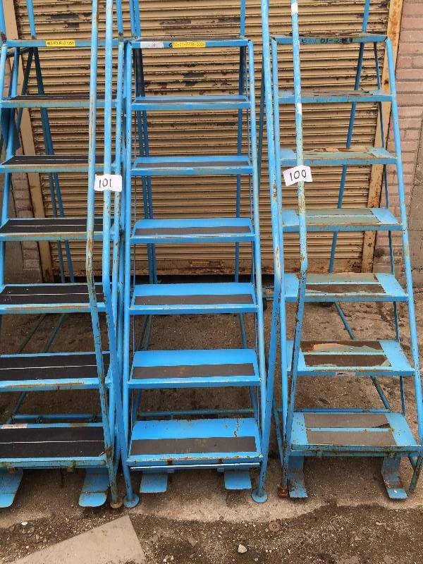 Metal safety warehouse ladder