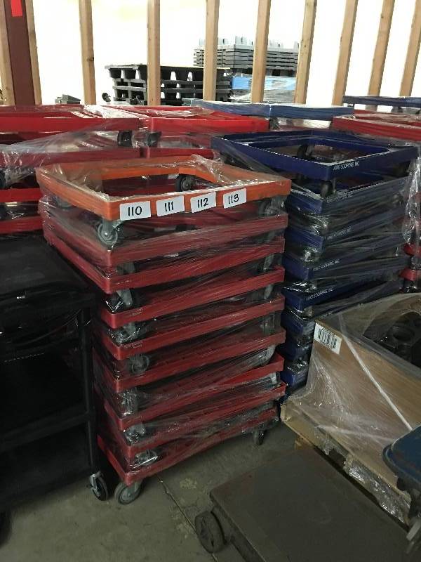 10 plastic carts on wheels