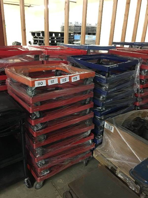 10 plastic carts on wheels
