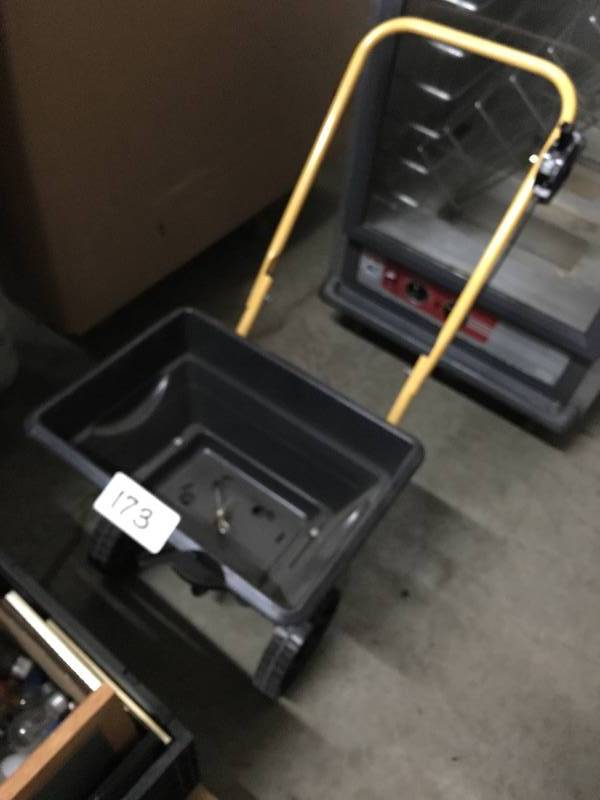 Lawn spreader