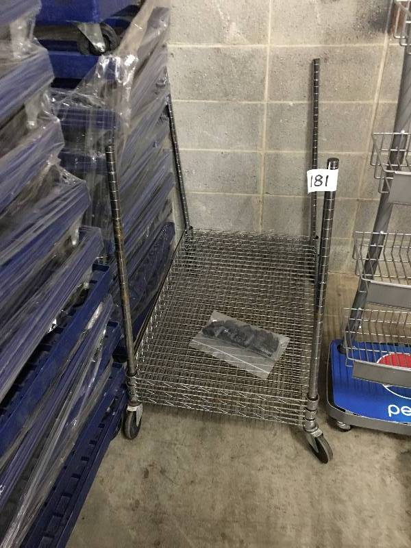 Metal wire rack unit with casters