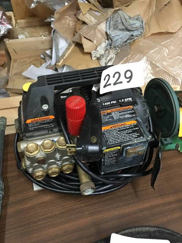 Small portable pressure washer