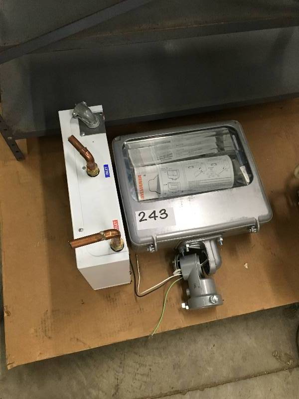 HPS flood light and ()heat exchanger