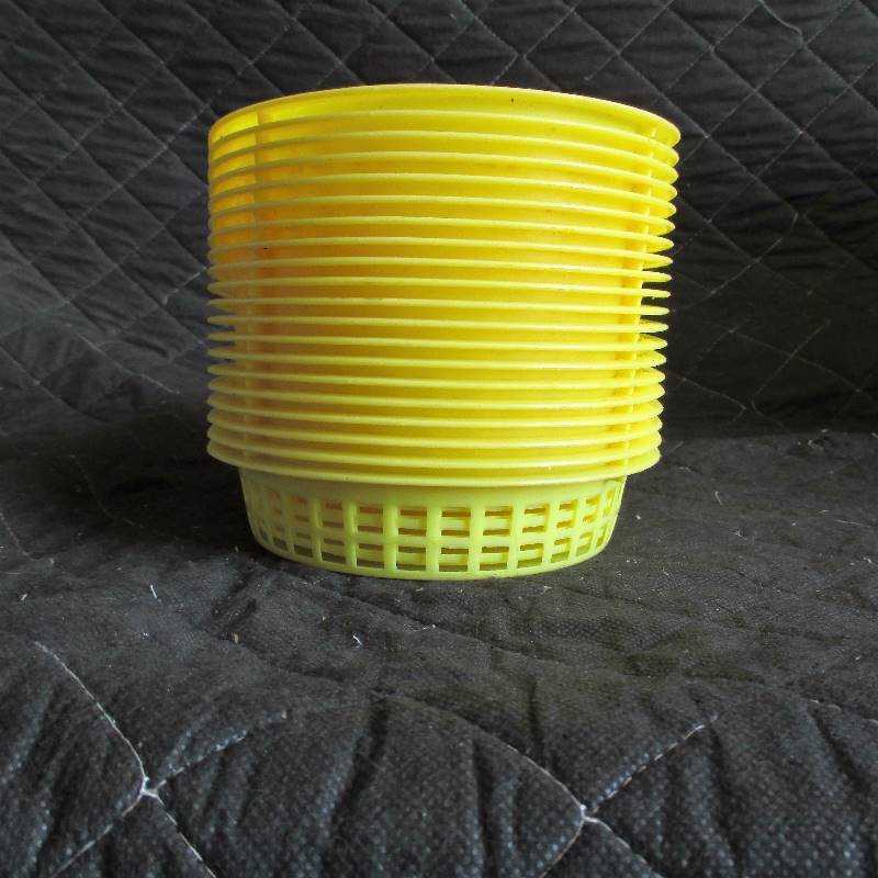 lot 81 image: 20- YELLOW PLASTIC BASKET
