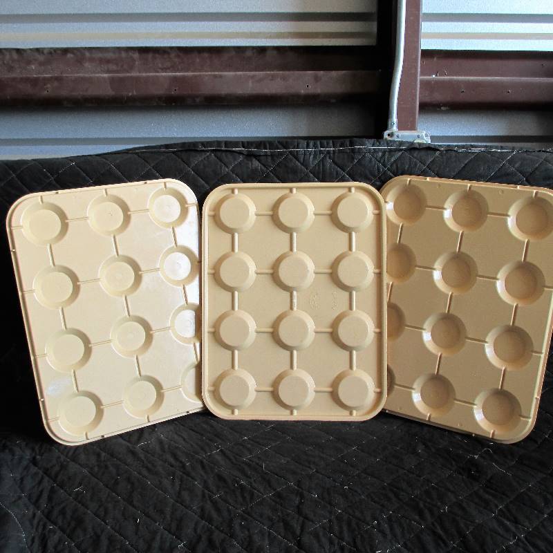 lot 89 image: 3- COFFEE CUP TRAYS HOLDS 12 CUPS