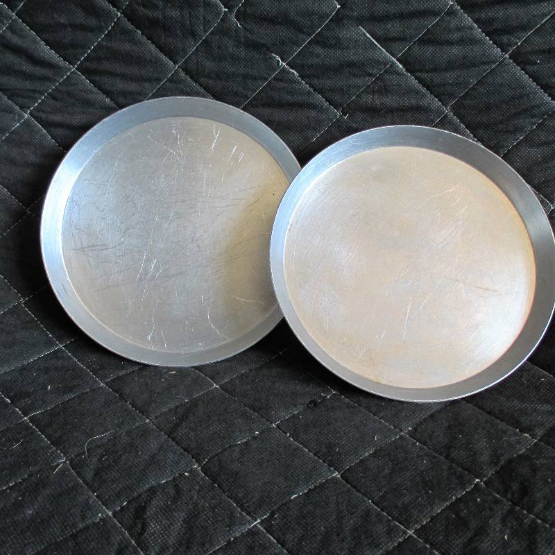 lot 100 image: 2- 7 12 PERSONAL SIZE PIZZA PAN