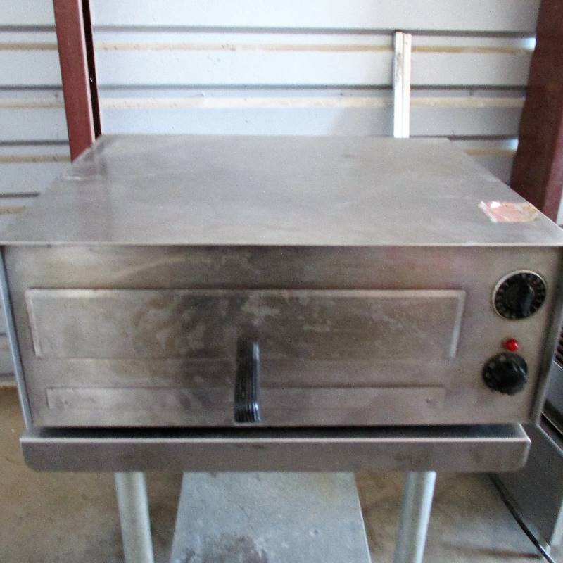 lot 20 image: PIZZA OVEN
