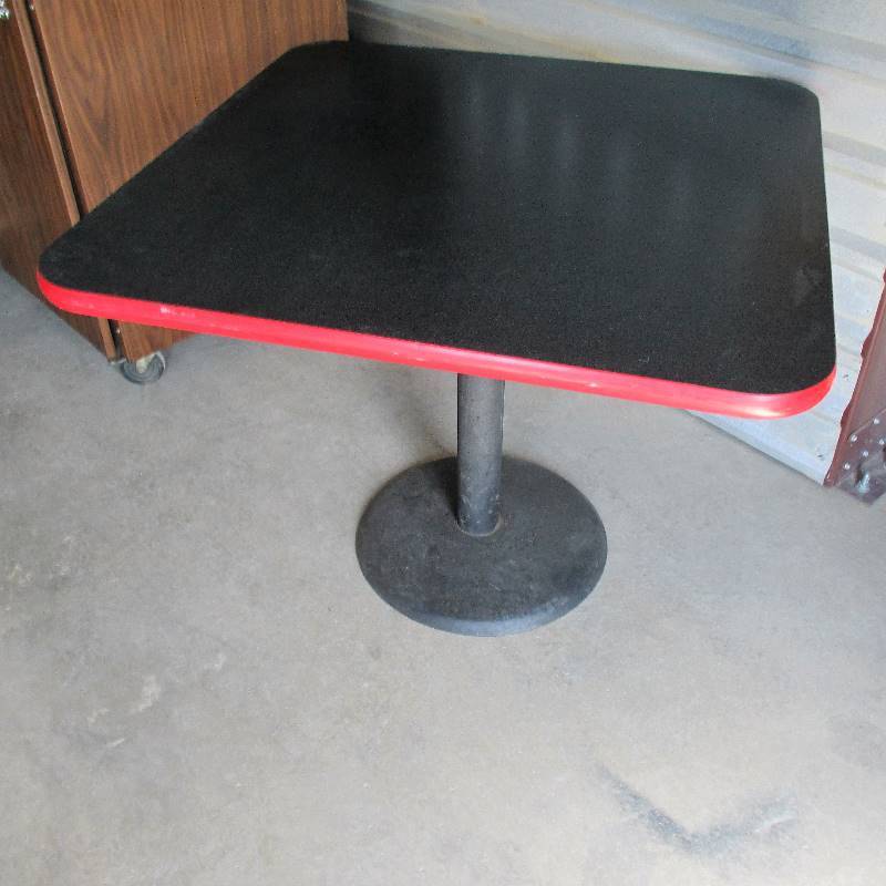 lot 121 image: SQUARE TABLE