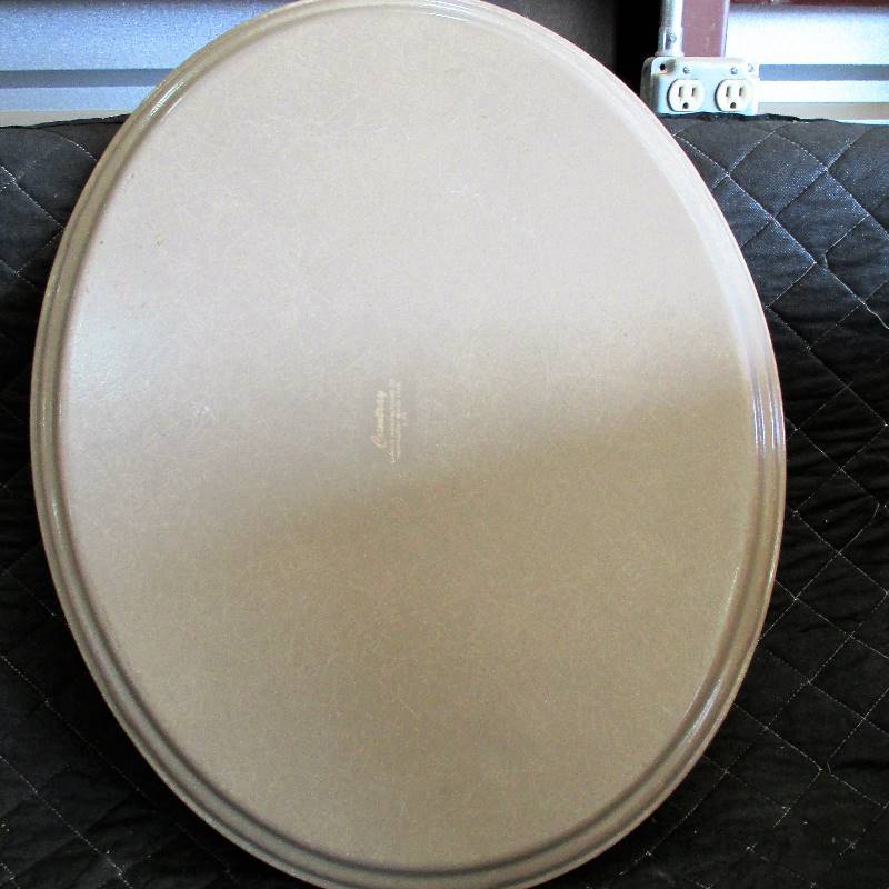 lot 30 image: GRAY SERVING TRAY