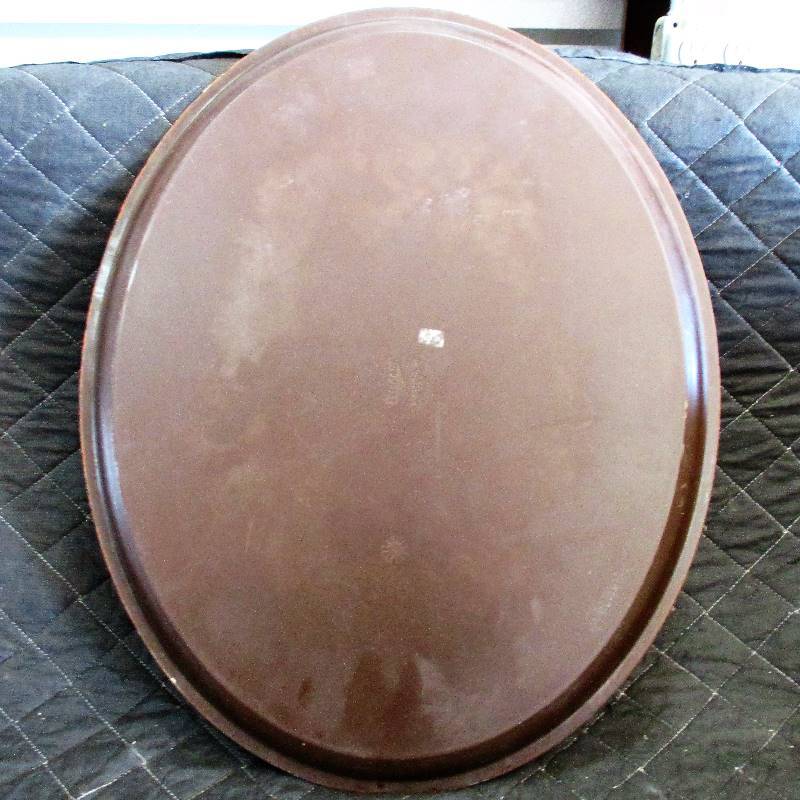 lot 31 image: BROWN SERVING TRAY