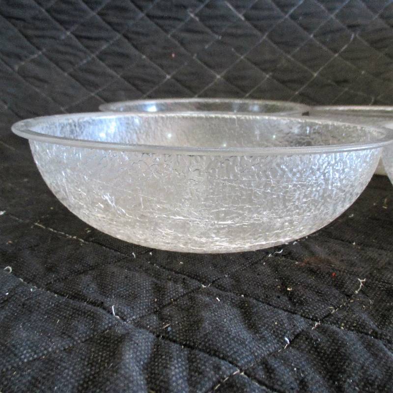 lot 38 image: SERVING BOWLS