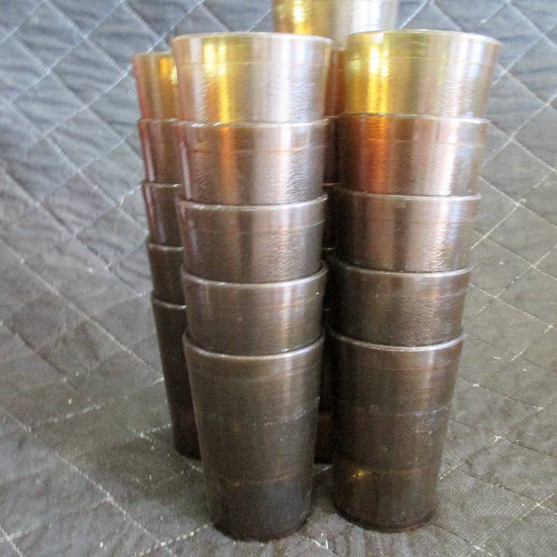 lot 48 image: 21- BROWN JUICE GLASSES