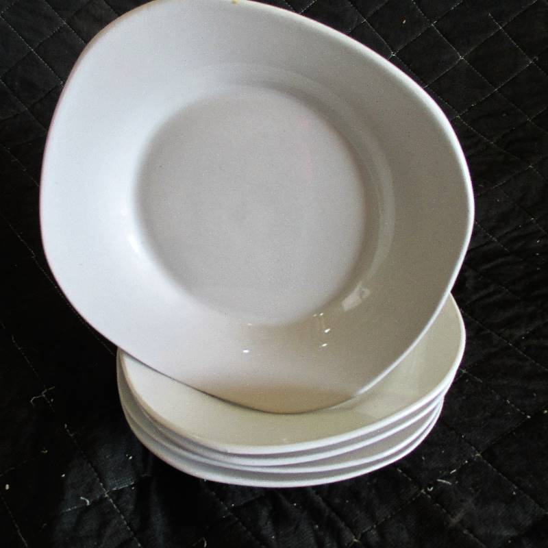 lot 64 image: 5- CHINA PLATES