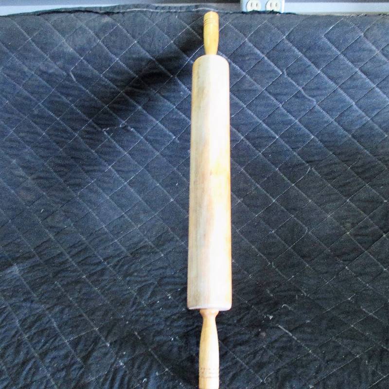 lot 73 image: ROLLING PIN