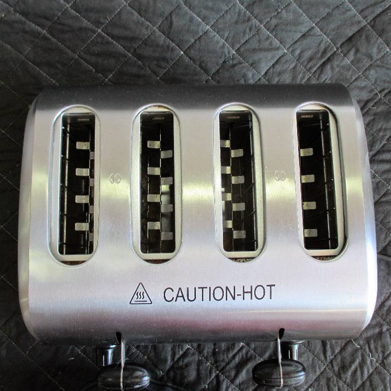 lot 9 image: HATCO COMMERCIAL 4 SLOT TOASTER