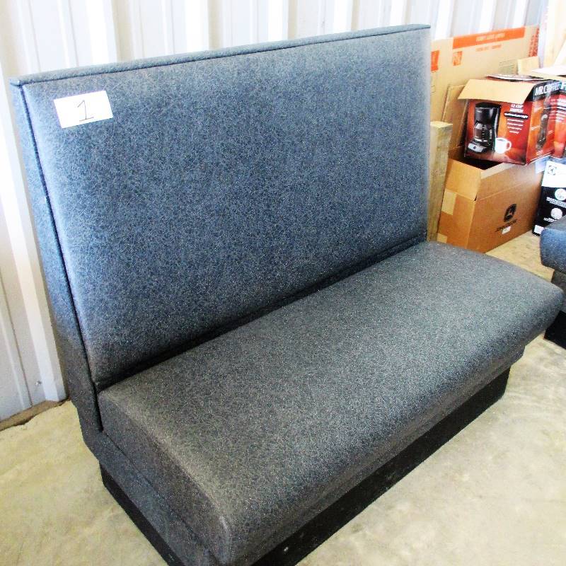 lot 7 image: END BOOTH