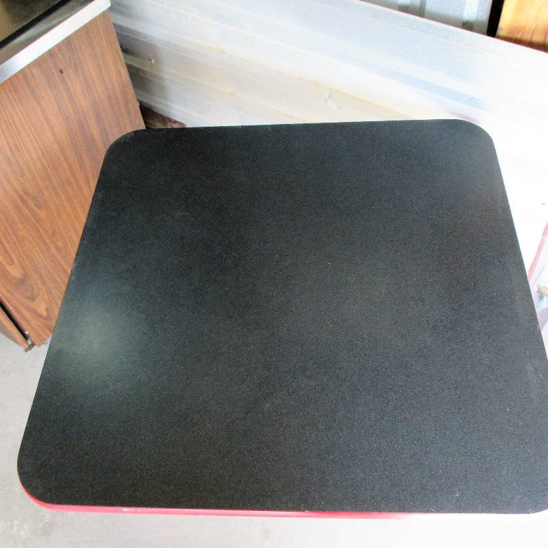 lot 123 image: SQUARE TABLE