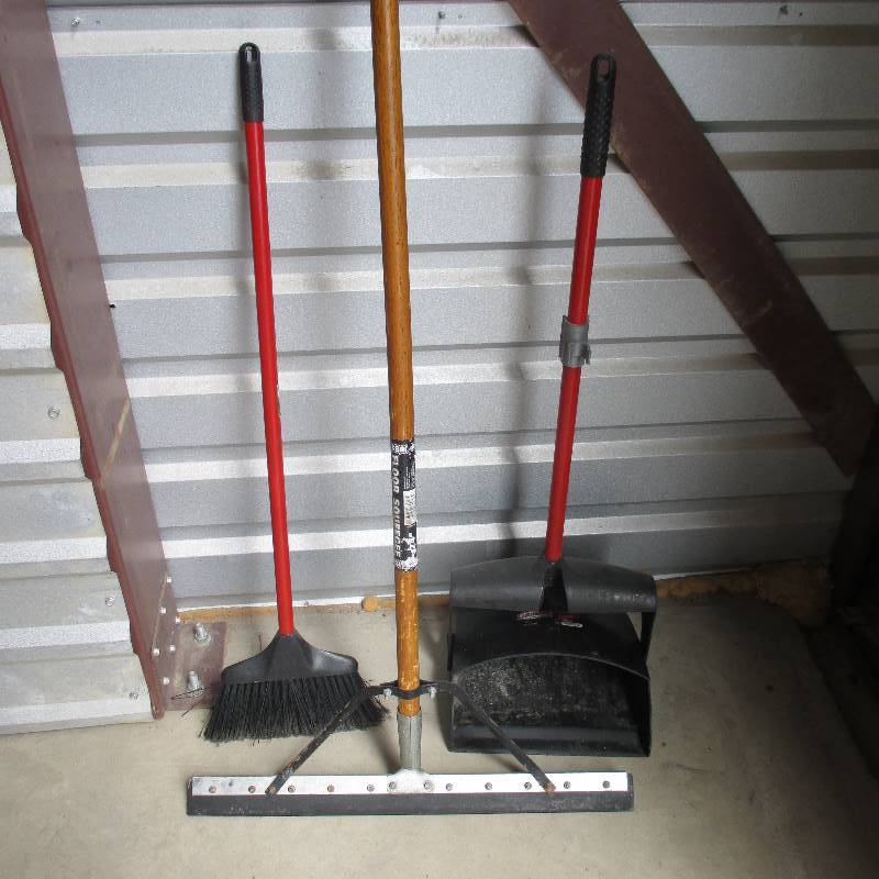 lot 130 image: SQUEEGE AND BROOM AND DUSTPAN