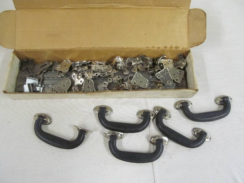 lot 94 image: suitcasetrunk hardware