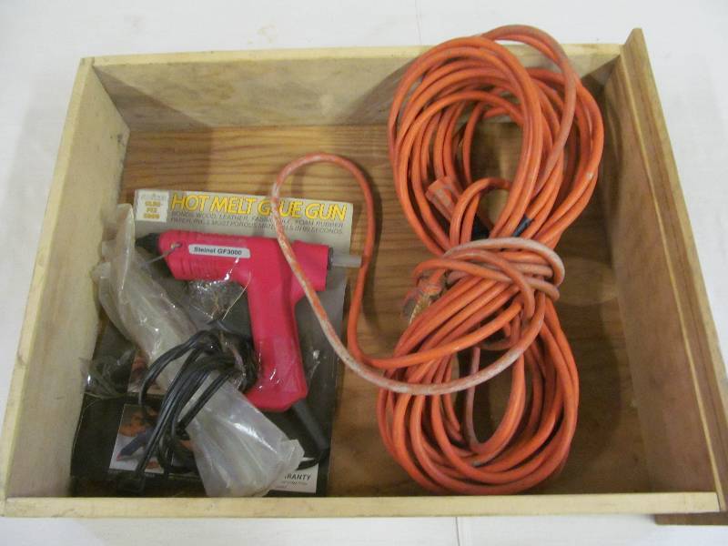 lot 104 image: extension cord