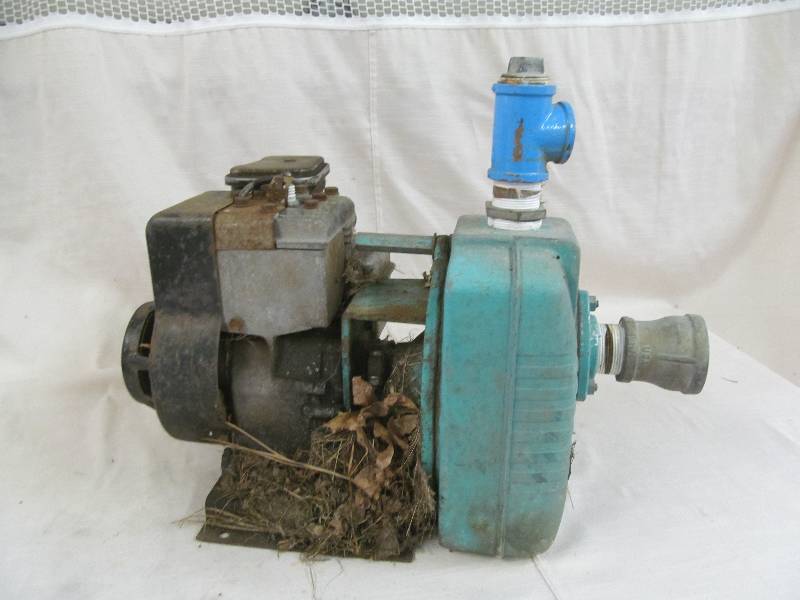 lot 112 image: Water pump